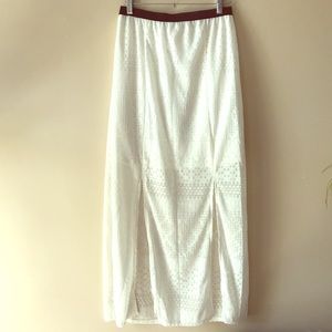 Cream maxi skirt Sz M